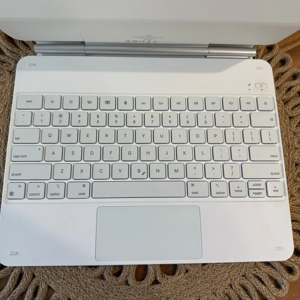 ESR White Tablet Keyboard Case